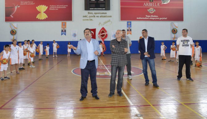 (6)-basketbol-akademisi-acildi.jpg