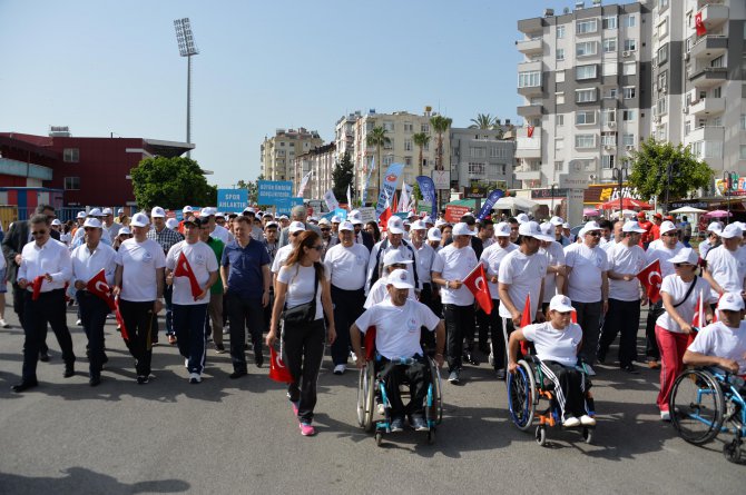 19-mayis-ataturk’u-anma-genclik-ve-spor-bayrami-coskuyla-kutlandi-(2).jpg