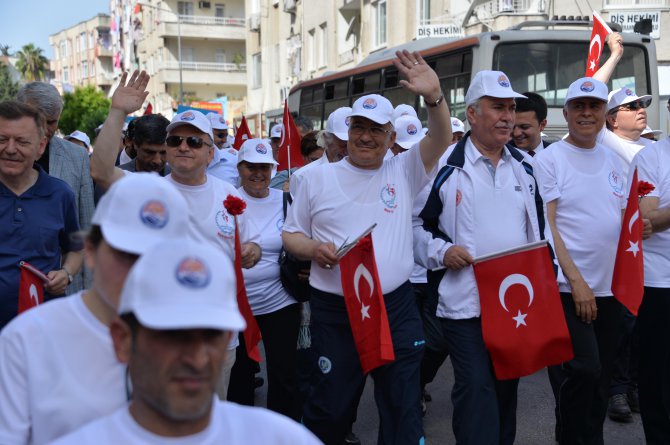 19-mayis-ataturk’u-anma-genclik-ve-spor-bayrami-coskuyla-kutlandi-(6).jpg