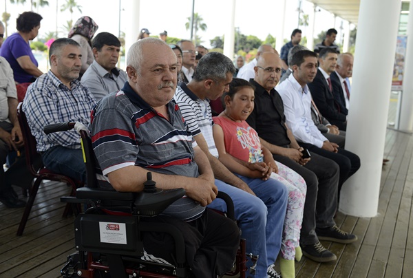 akulu-sandalyeler-sahiplerini-buldu-(2).jpg