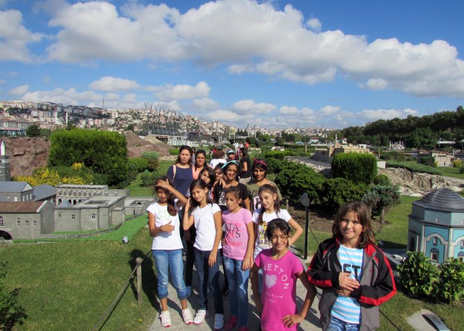 baskan-kocamaz-cocuklara-verdigi-sozu-yerine-getir___--di-(9).jpg