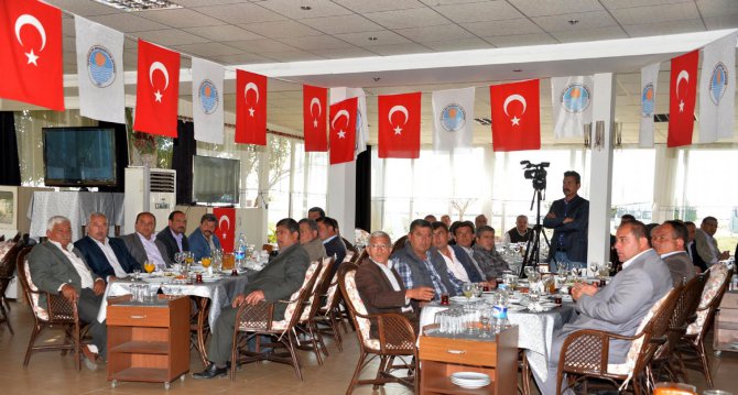 buyuksehir-anamurlu-muhtarlarin-sorunlarini-dinledi-(3).jpg