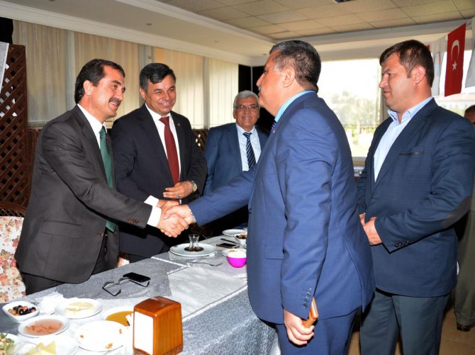 buyuksehir-anamurlu-muhtarlarin-sorunlarini-dinledi-(6).jpg