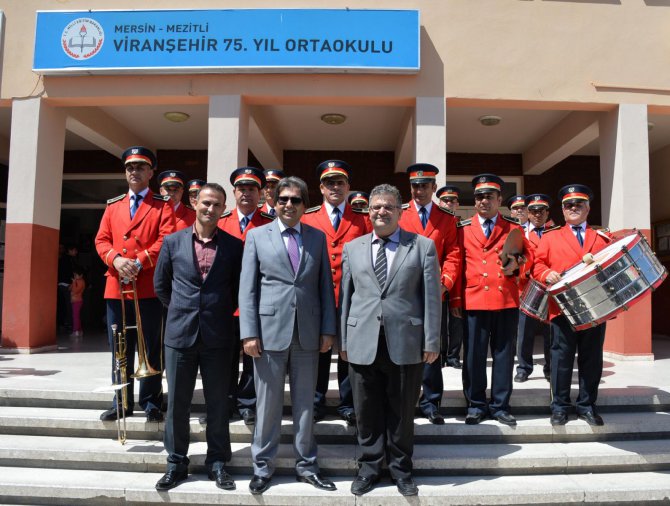 buyuksehir-bandosu-ogrencilerle-bulustu-(11).jpg