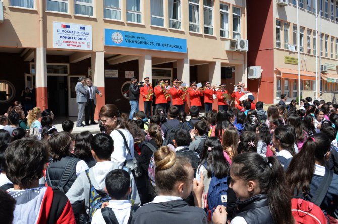 buyuksehir-bandosu-ogrencilerle-bulustu-(5).jpg