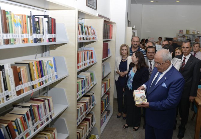 buyuksehir-belediye-kutuphanesi-hizmete-acildi-(3).jpg