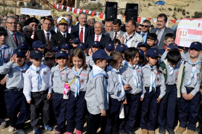 canakkale-sehitlerimiz-fidanlarla-olumsuzlesti-(4).jpg