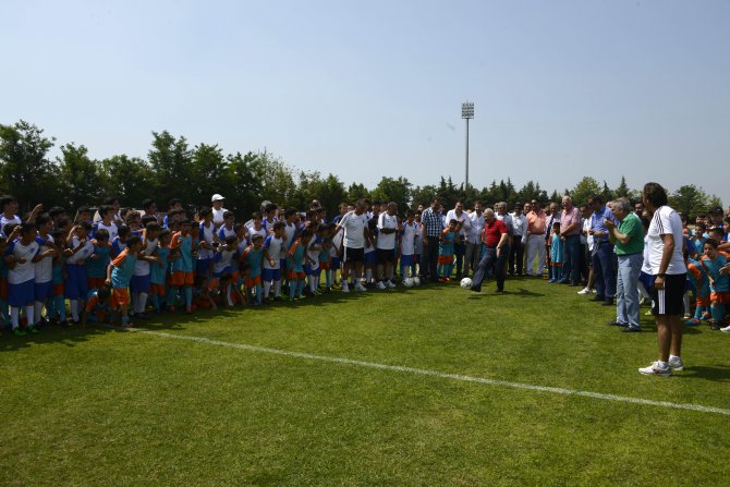 gelecegin-yildizlari-sahada-(7).jpg