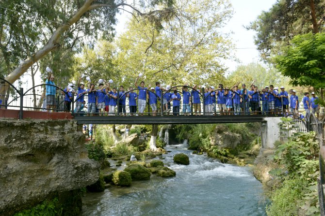 gencler-ilk-defa-denizi-gormenin-heyecanini-yasadi-(3).jpg