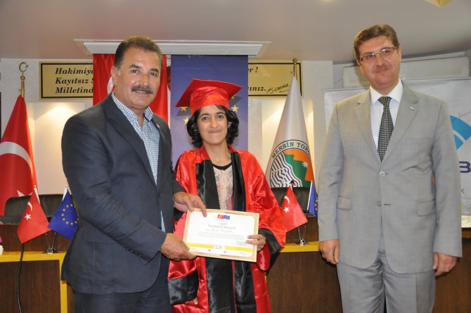 giri-imcilik-e-itimi-alan-kursiyerlere-te-ekkur-belgesi-verildli-(2).jpg