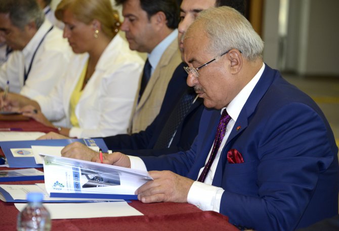 kent-konseyleri-baskanlari-mersinde-bir-araya-geldi-(6).jpg
