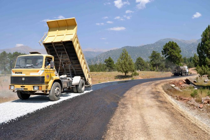 mersin’de-yol-yapim-ve-bakim---onarim-calismalari-devam-ediyor-son-(1).jpg