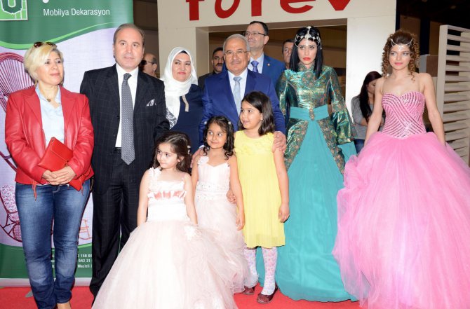 mersin-9_-mobilya,-evlilik-ve-ceyiz-fuari-acildi-(3).jpg