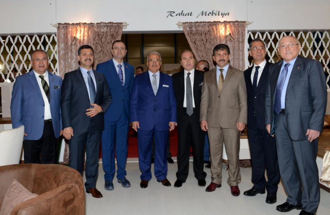 mersin-9_-mobilya,-evlilik-ve-ceyiz-fuari-acildi-(7).jpg