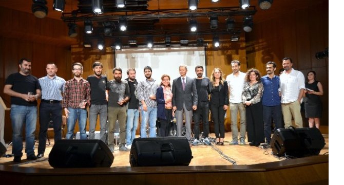 meu-lu-ogrenciye-en-iyi-yonetmen-odulu-7311745_o-001.jpg