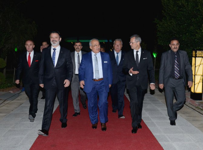 mtosb’den-baskan-kocamaz’a-odul05_04-(7).jpg