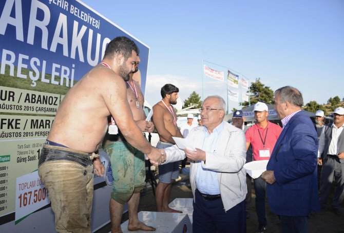 pehlivanlar-camliyayla’da-mucadele-etti-(9).jpg