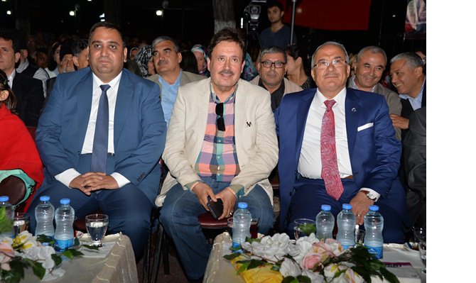 tarsus-bahar-senlikleri-suruyor-(1)(1).jpg