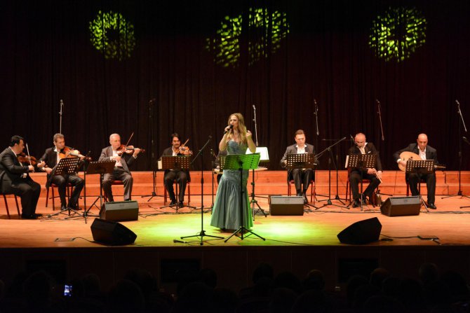 turk-sanat-muzigi-konseri-ile-gecmise-yolculuk-(3).jpg