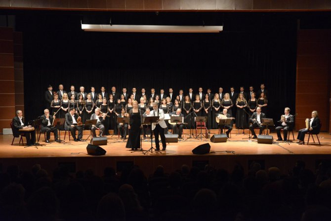 turk-sanat-muzigi-konseri-ile-gecmise-yolculuk-(7).jpg