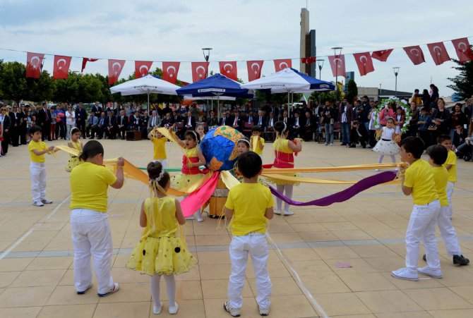 ulusal-egemenlik-bayrami-mersin’de-coskuyla-kutlandi-(12).jpg