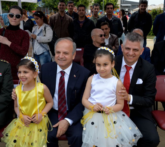ulusal-egemenlik-bayrami-mersin’de-coskuyla-kutlandi-(2)-001.jpg