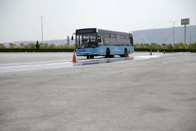vatandasin-yol-guvenligi-emin-ellerde-(5).jpg