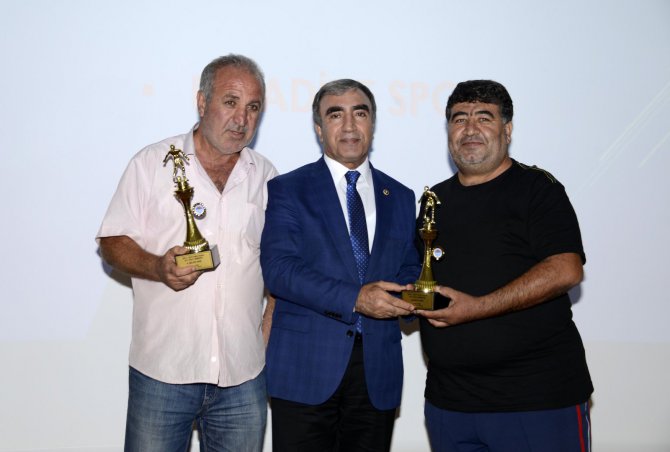 yilin-enleri-odul-gecesi-gerceklesti-(18).jpg