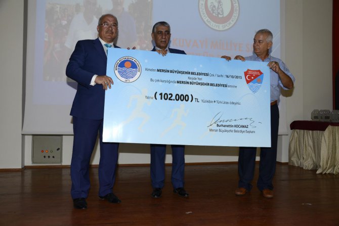 yilin-enleri-odul-gecesi-gerceklesti-(6).jpg