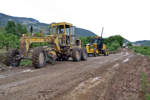 yol-calismalari-devam-ediyor-(14).jpg